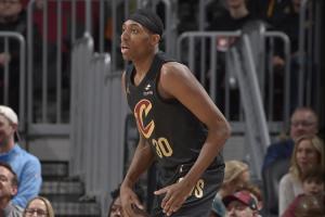 ??白干了！雙向球員湯姆林一天工資僅3658美元 吃T被罰2500！