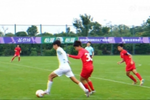 暖心互動(dòng)！中足聯(lián)視頻回顧于大寶與英超講師觀(guān)戰青少年精英聯(lián)賽