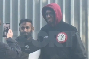 每體：博阿滕在巴薩訓練基地訓練，未來(lái)幾天借用俱樂(lè )部設施