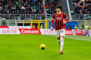 巴特薩基：魔笛是偉大的冠軍球員，全隊都要向他學(xué)習心態(tài)和個(gè)性