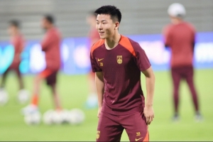 足球中國為陶強龍慶祝24歲生日，球員已為國足出戰5次