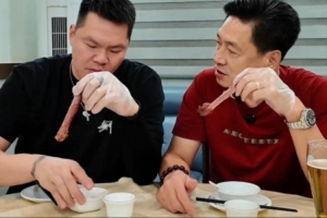 李春江：終于有時(shí)間跟朱總快樂(lè )一下啦 大弟子好久不見(jiàn) 甚是想念啊