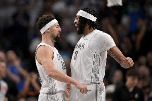 美媒：克萊和濃眉目前都清楚獨行俠很有可能將他們交易