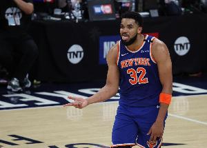 歷史首支！尼克斯三分打鐵30+次&罰丟15+罰球 仍在常規時(shí)間贏(yíng)球