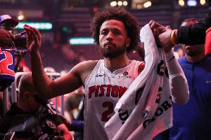 阿里納斯：活塞球迷應該擔心 康寧漢姆留在活塞并非Nike長(cháng)期計劃