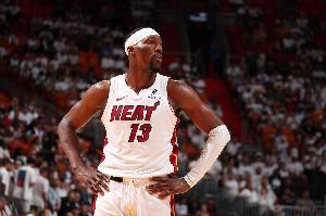 哈克斯：阿德巴約總能讓我們穩住陣腳 很開(kāi)心他能復出