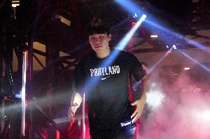 拓記：昨天說(shuō)楊瀚森不會(huì )上結果被打臉 我要展開(kāi)自我批評