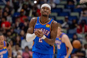 繼續延續紀錄！亞歷山大突破拉桿上籃！連續88場(chǎng)得分20+！