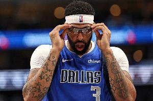 Shams：獨行俠將聽(tīng)取其他球隊對濃眉的交易報價(jià) 圍繞弗拉格建隊！