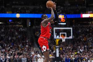 也不咋好！杰倫·史密斯替補12分鐘 6中2&三分4中1拿到5分2帽