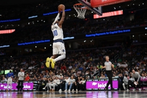 解說(shuō)：獨行俠輸得太抽象 紐約最后6罰給機會(huì )&布威進(jìn)攻犯規好新奇