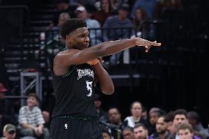 很是積極！愛(ài)德華茲打滿(mǎn)首節9中4砍12分 另有1前場(chǎng)板&2斷1帽