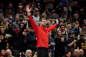 騙人！斯普利特承諾給楊瀚森更多時(shí)間 12中1的樂(lè )福卻打了18分鐘