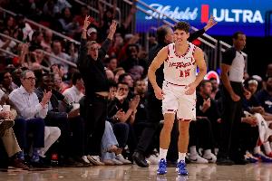 賊拉自信！謝潑德反擊突破拋投命中！火箭不到3分鐘10-0轟停騎士