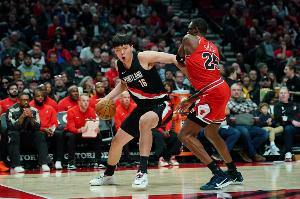 楊瀚森首月略有進(jìn)步但還得繼續練級 先去G聯(lián)賽證明淺水困不住真龍