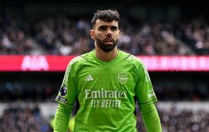 TA：拉亞19歲時(shí)被租借至第五級別球隊南港隊，首秀丟了3個(gè)球