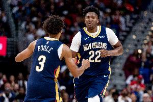 奎因砍鵜鶘隊史中鋒最年輕30+！也是隊史首位單場(chǎng)命中率超65%新秀