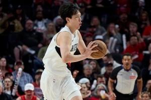 媒體人：楊瀚森還有很多需要提升的東西 接下來(lái)繼續去G聯(lián)賽磨練