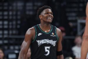 漸入佳境！森林狼斷球反擊 愛(ài)德華茲接迪文岑佐拋傳完成空接暴扣