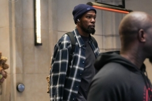 火箭眾將入場(chǎng)穿搭：做客克利夫蘭全員過(guò)冬 小帥&雨姐氣質(zhì)獨特