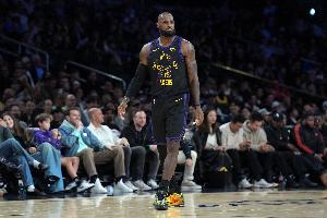 帕金斯：防守端才是湖人最需要詹姆斯的地方 他擁有極高的球商