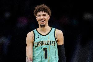 誰(shuí)有意？三球曾和黃蜂達成5年最高2.6億合同 未來(lái)3年仍剩超1.3億