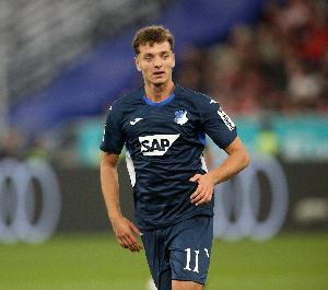 德媒：霍村前鋒阿斯拉尼加盟拜仁一事遠未確定，但他確實(shí)符合要求