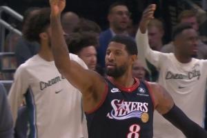 誰(shuí)敢橫刀立馬？！喬治手感火熱開(kāi)場(chǎng)不到3分鐘4中4個(gè)人連得11分