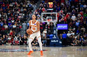 又拉了！里薩謝半場(chǎng)手感全無(wú) 7中1&三分4中0僅拿2分