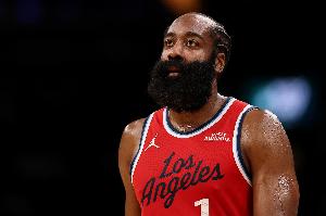 ??登哥心里苦??！哈登半場(chǎng)狂轟24分3板3助 隊友最高才6分…