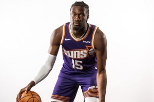 馬威談球隊傷?。鹤钪匾氖侵С株犛?保持下一個(gè)人頂上來(lái)心態(tài)