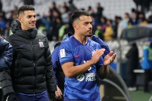 記者：李可因傷沒(méi)有參加全隊賽前合練，明天能否首發(fā)是個(gè)未知數