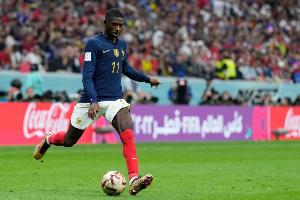 法國隊醫批巴黎隊醫：他又不是上帝，巴黎對待登貝萊和杜埃雙標