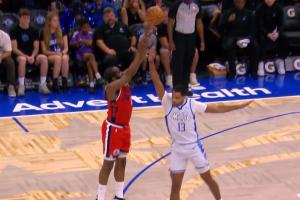 有體登！哈登弧頂轟進(jìn)三分 隨后再造三罰 個(gè)人連得6分！