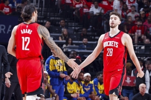 近4成時(shí)間用雙塔！火箭本季凈效率值+11.4 申京亞當斯同場(chǎng)時(shí)+15.4