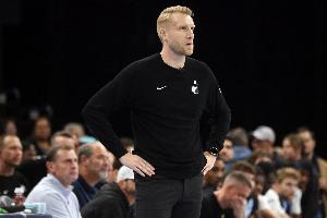 得理不饒人！雙方爭球出界 灰熊再次挑戰成功奪回球權