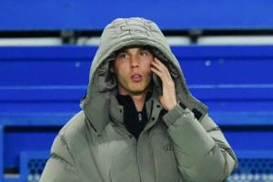 記者：帕爾默晚上在家時(shí)左腳小腳趾不小心撞到了門(mén)上，導致受傷