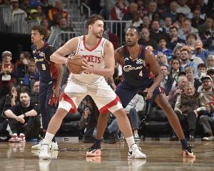 烏度卡：申京可不管面前是不是DPOY 我們認為他每場(chǎng)比賽都有優(yōu)勢