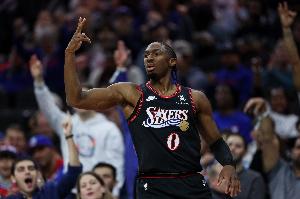 有沒(méi)有機會(huì )破紀錄？馬克西突破上籃拿到第50分 生涯最高52分！