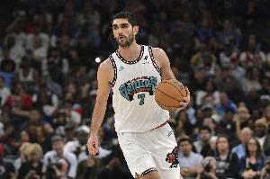 游刃有余！阿爾達馬半場(chǎng)9中6拿到15分4板 三分4中2