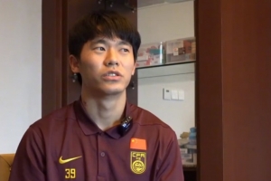 胡荷韜：其實(shí)傷病并沒(méi)有完全好，再把自己當年輕球員是一種松懈