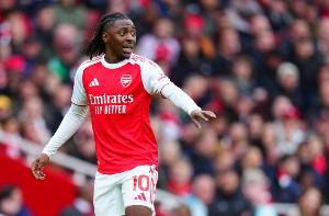 埃澤：生涯面對過(guò)的最強對手是德布勞內，看他踢球能讓我打開(kāi)思路