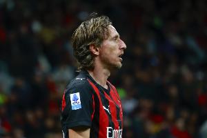 晚郵報：莫德里奇在圣西羅有一個(gè)包廂，用來(lái)招待親朋好友