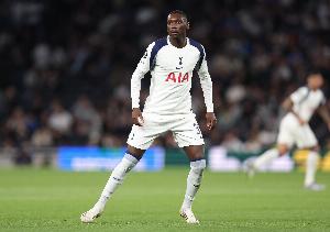 電訊報：科洛·穆阿尼佩戴定制面具訓練，未知他是否能出戰阿森納