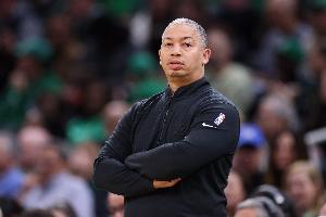 落后魔術(shù)26分！快船記者發(fā)推：這比賽太丑陋了