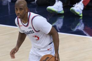 南村群童欺我老無(wú)力！保羅弧頂擋拆球被直接捅掉 貝恩笑納快攻