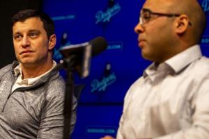 同城球隊！名記：兩名道奇高管將進(jìn)入湖人管理層擔任顧問(wèn)