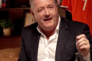 聲援C羅！摩根曬視頻：梅西同樣肘擊對手就沒(méi)事