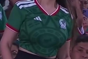 拉丁美女風(fēng)情萬(wàn)種??！墨西哥美女球迷驚艷入鏡