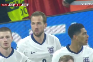 還得是你！凱恩中路搶點(diǎn)破僵，阿爾巴尼亞球員頭球烏龍助攻